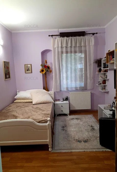Garsoniera, 25 mp, centrala proprie, curte, zona Unirii