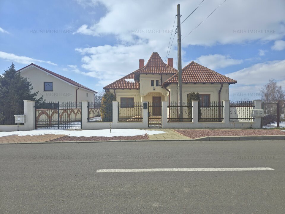 Casă elegantă complet renovată, 3 camere, 2 corpuri – Kogălniceanu