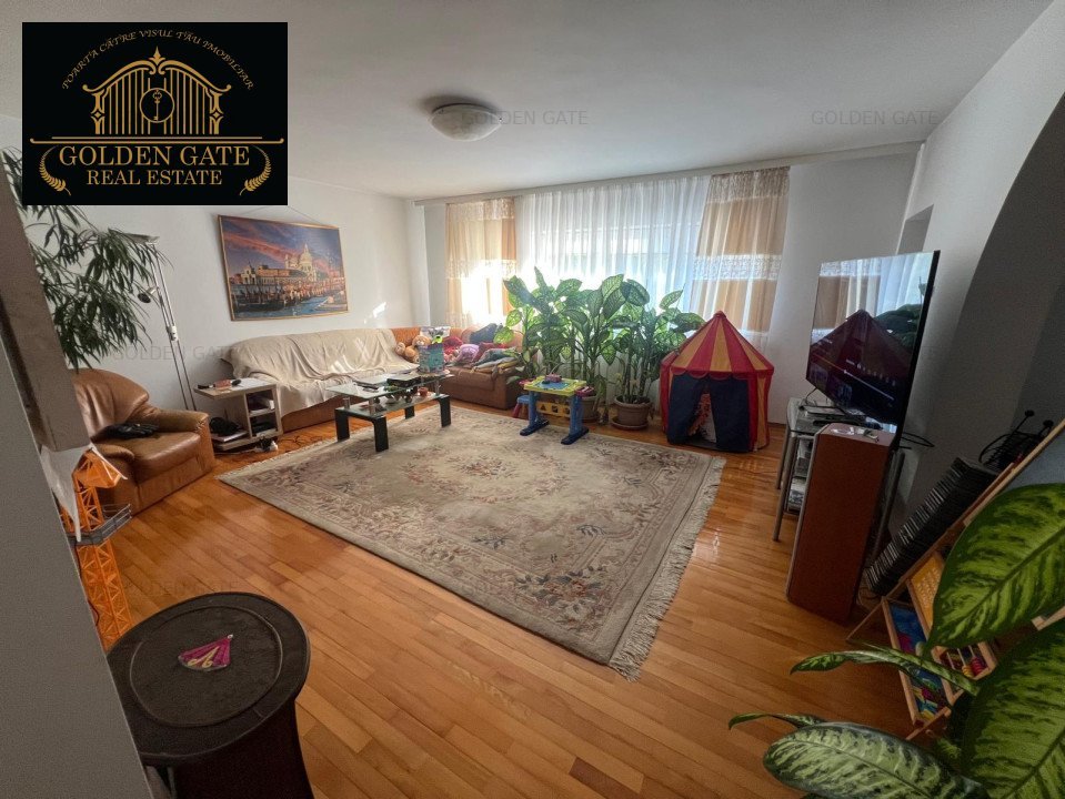 Comision 0 Casa Individuala Rosu Garaj Piscina Teren 1000 MP