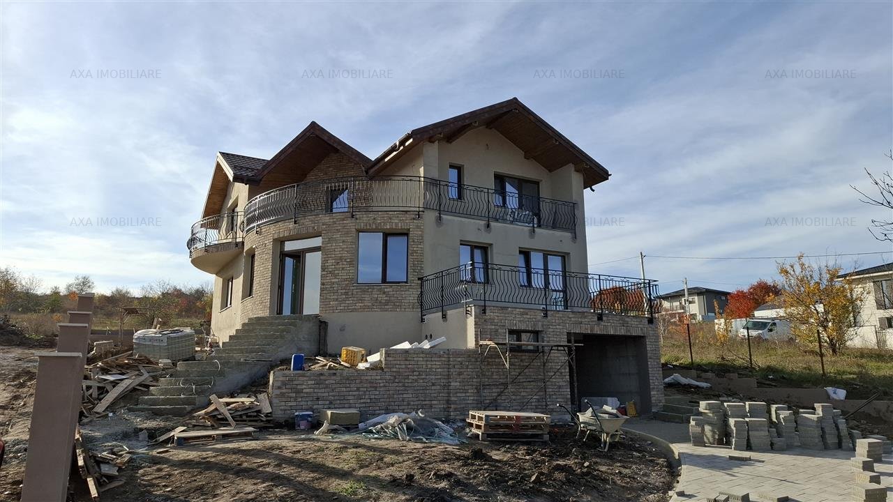 Casa Vila 5 camere,Rediu,S.u.185 mp,Demisol,Garaj,600 mp Teren