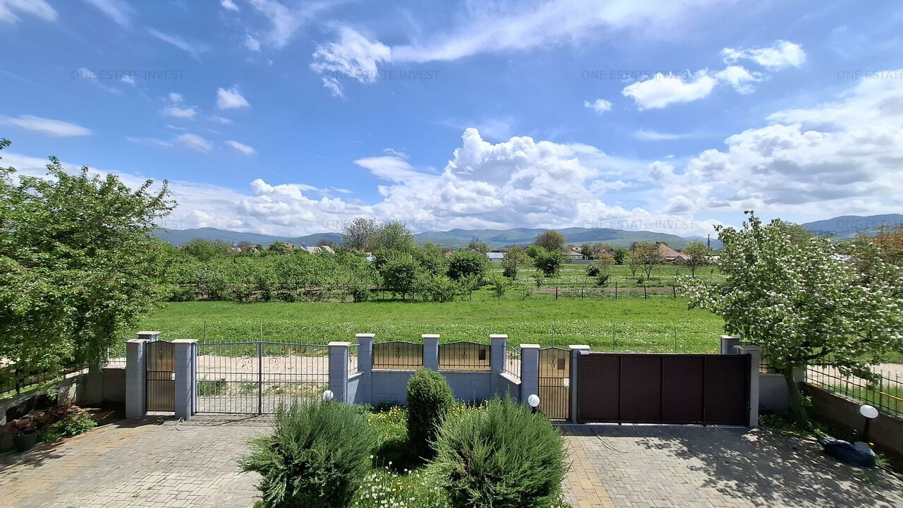 Duplex Carpinis Zona Superba