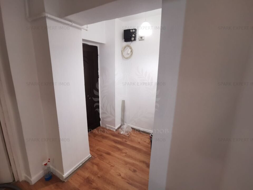 APARTAMENT CU 2 CAMERE DE VANZARE