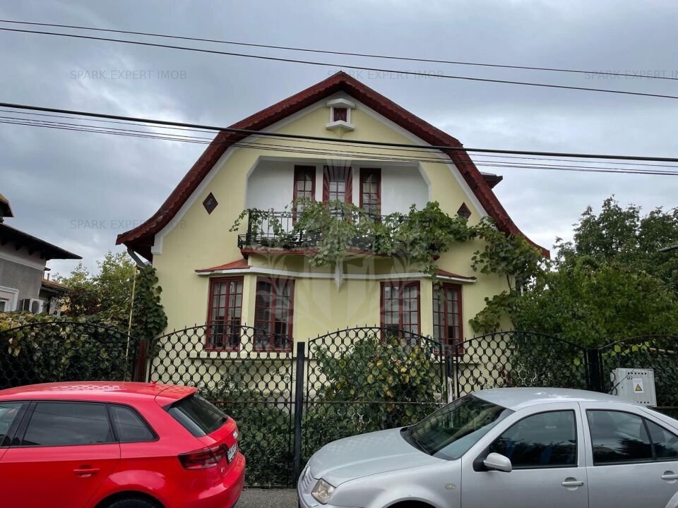 CASA 4 CAMERE// ZONA CENTRALA//
