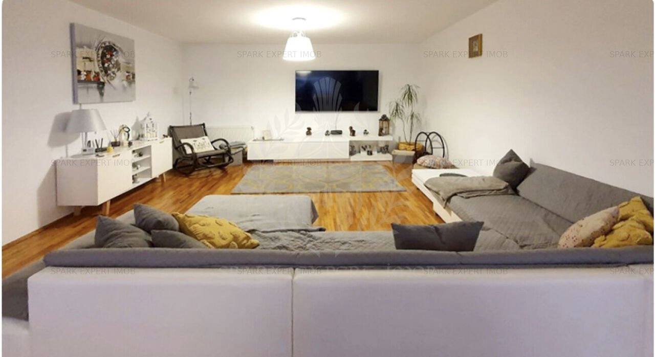 VILA DE VANZARE ZONA 0