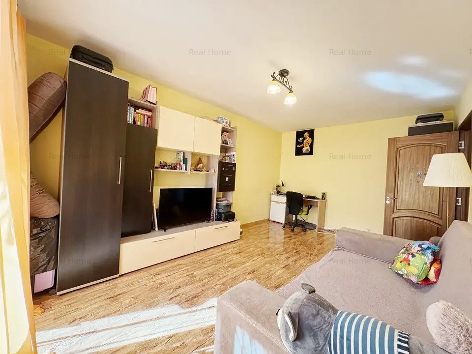 Garsonieră decomandată, bloc mixt, et 4/10, renovată, Metrou Dristor 2
