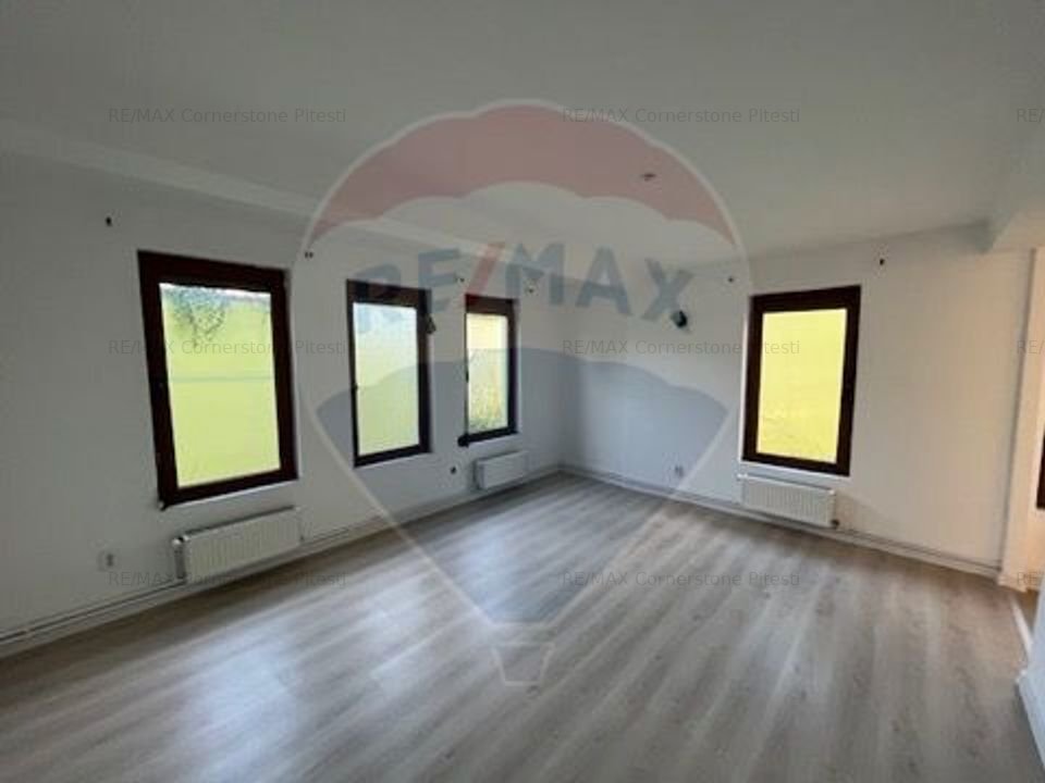 Casa cu 6 camere de vanzare in Pitesti