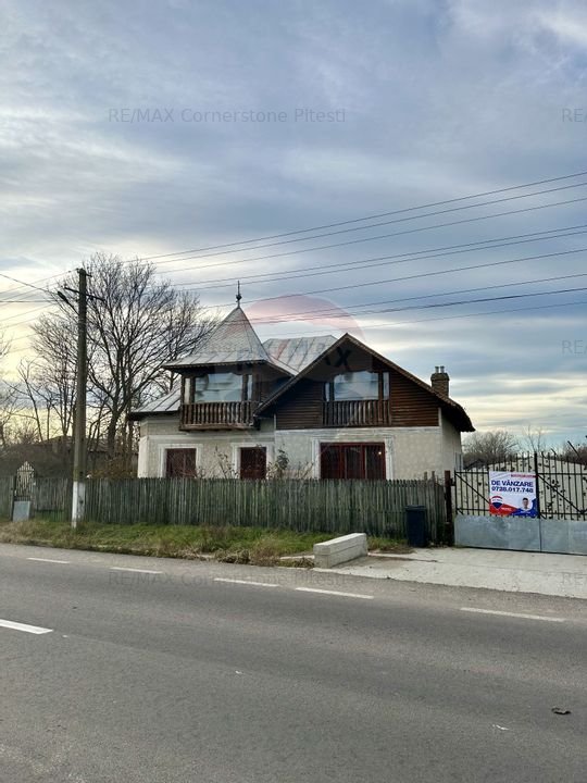 Casa / Vila cu 6 camere de vanzare
