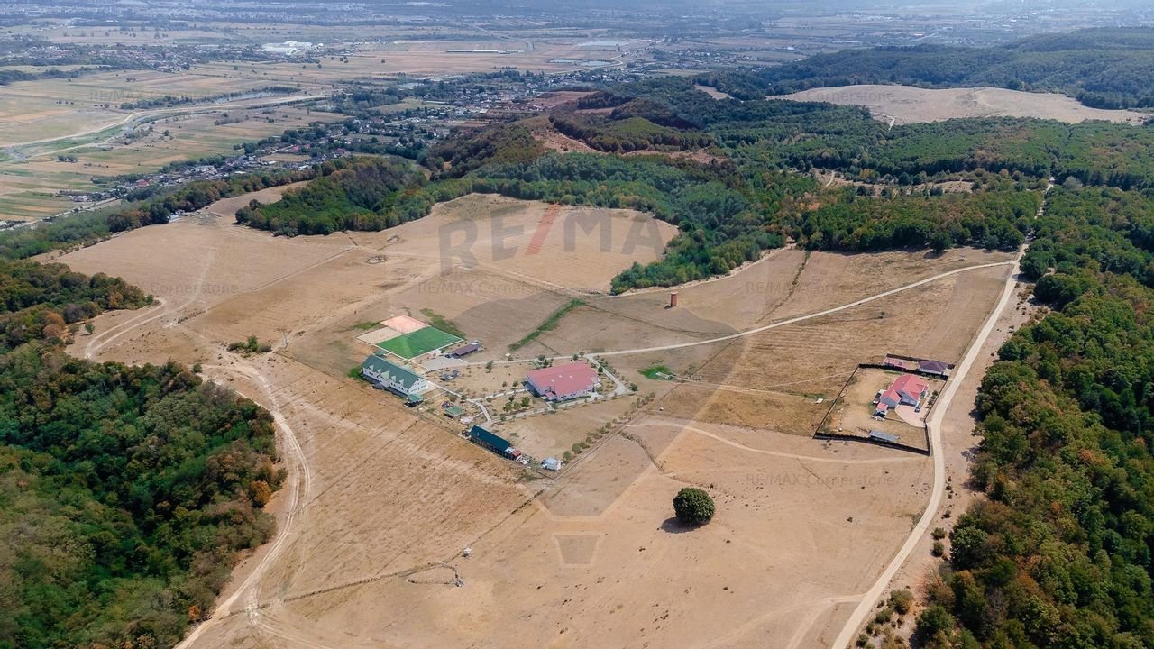 Complex de tabara si evenimente de vanzare - Arges