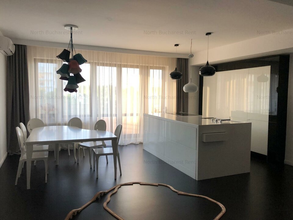 Apartament cu 3 camere. Zona Baneasa