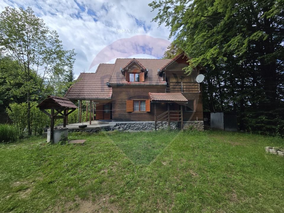 Cabana de vanzare pe Valea Avrigului