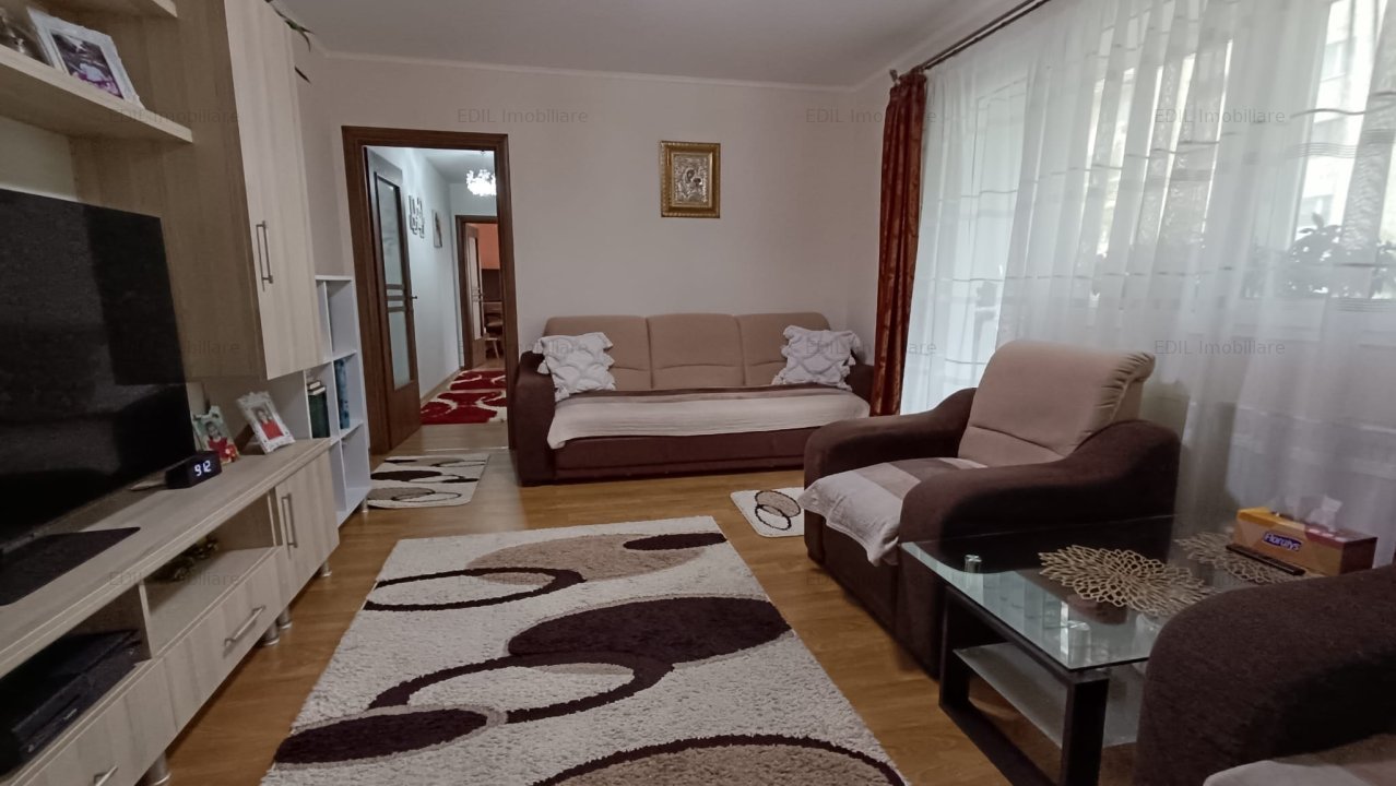 Apartament cu 3 camere, etaj intermediar, Manastur, zona Piata Flora