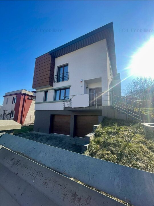 Casa individuala cu finisaje de lux 6 camere garaj curte privata Campului