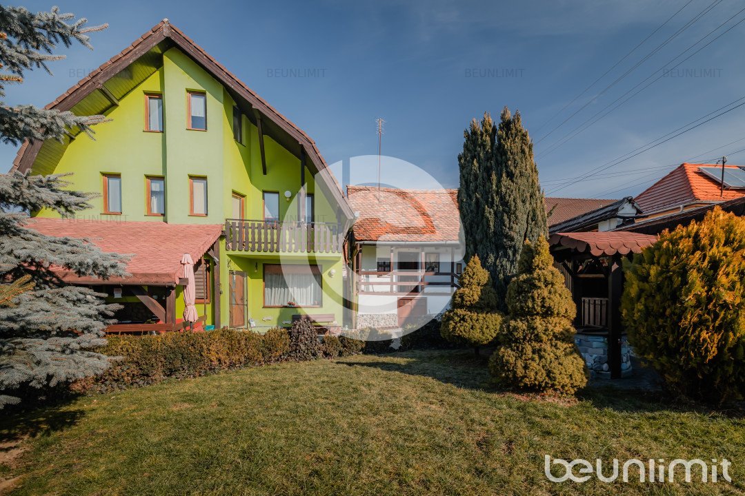 Casa individuala - Poplaca -Sibiu - 2 Corpuri - 7 Camere - Piscina