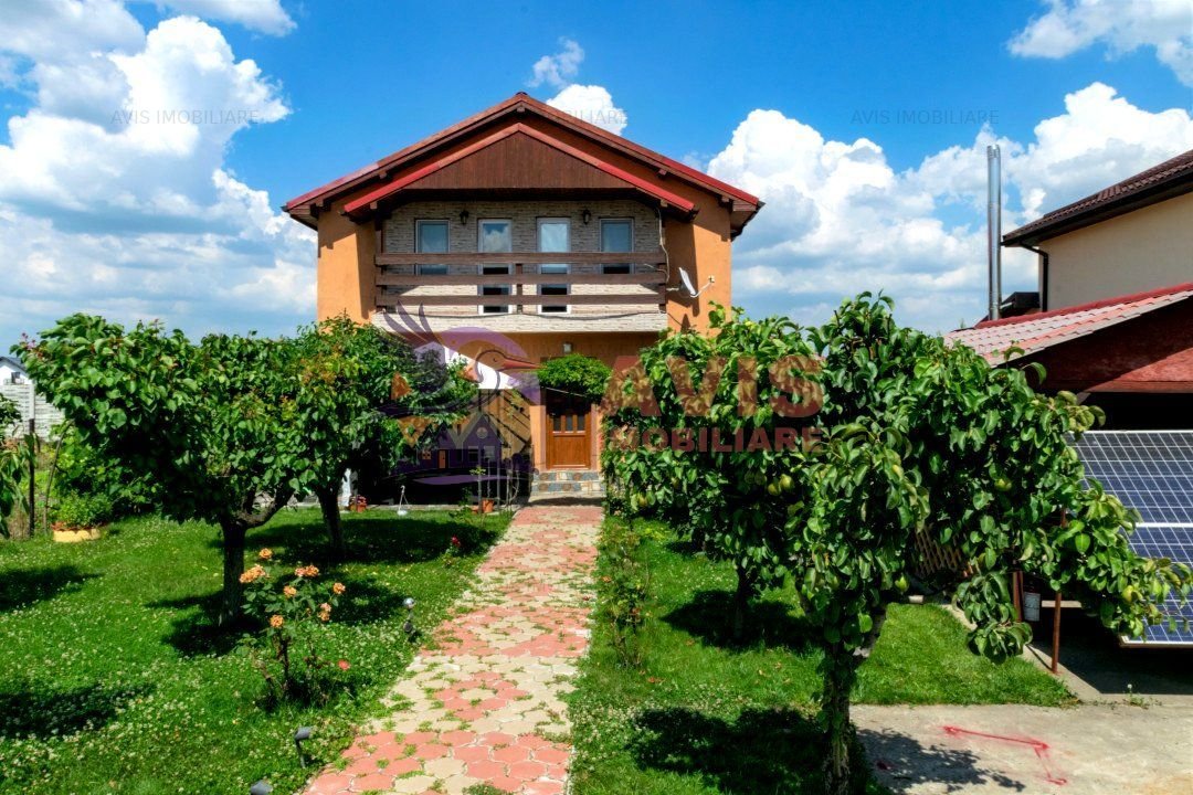 Casa de vanzare pe structura de lemn in Ghercesti