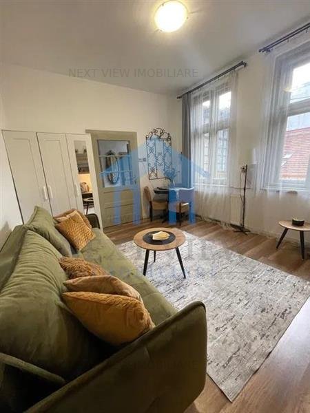 Garsoniera, Ultracentral