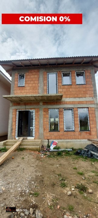 Case de vanzare in rosu si semifinisate Martinesti
