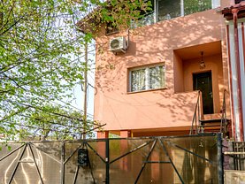 Casa de vânzare 9 camere, în Bucureşti, zona Uverturii