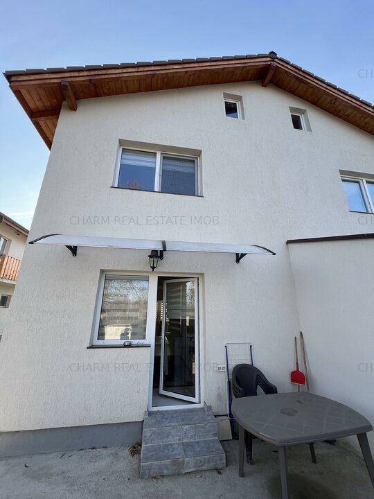 Casa tip duplex