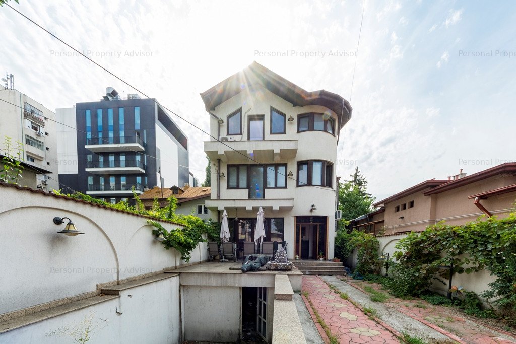 Casa de vanzare in zona Domnenii