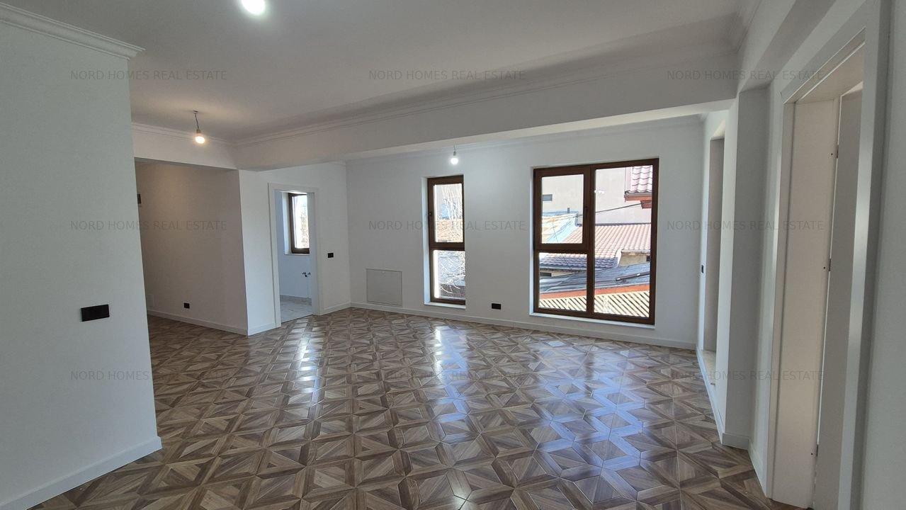 Apartament cu 3 camere, curte 2 locuri parcare, Parc Bazilescu