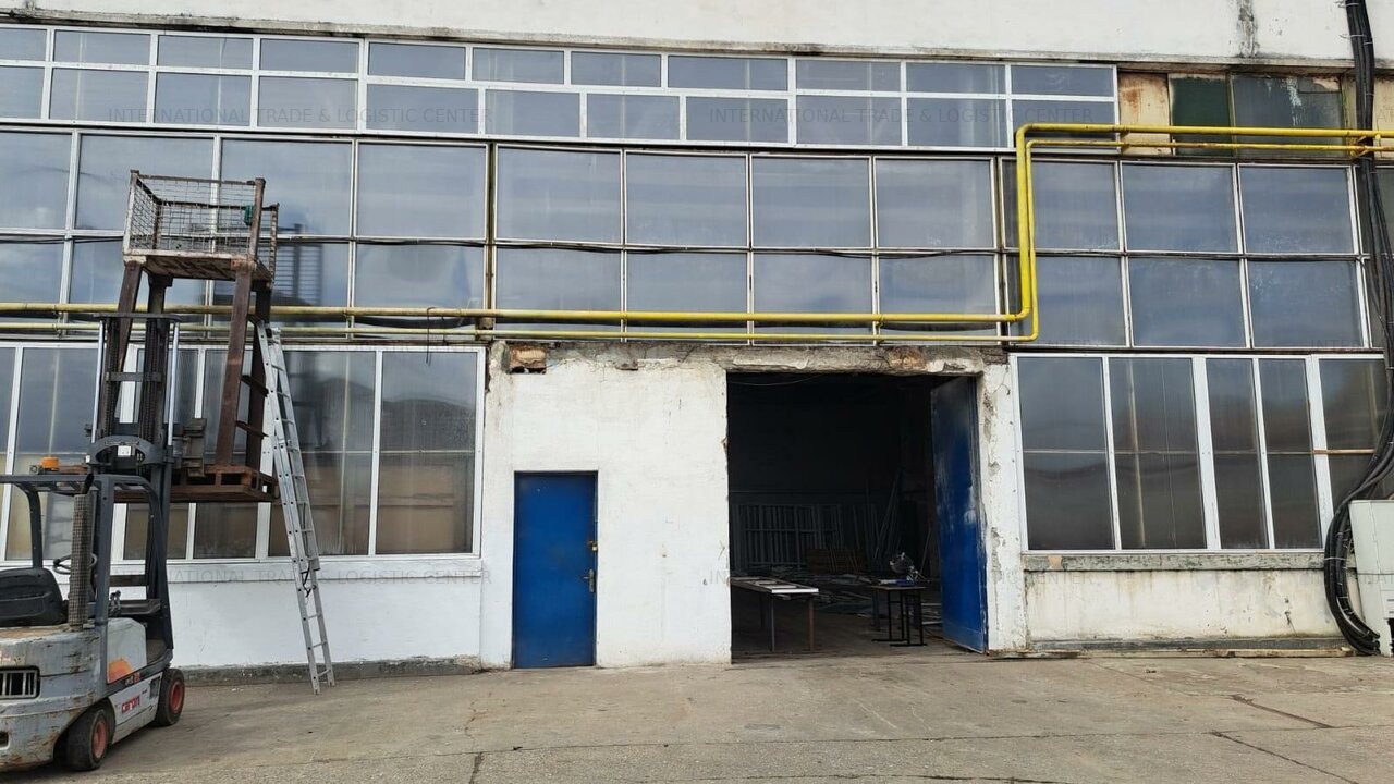 Intrare Codlea, dinspre Brasov, spatii de productie si depozitare