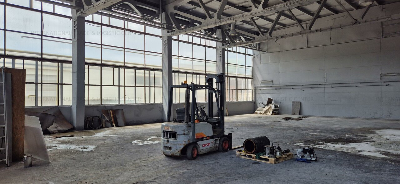 Hala de productie/depozitare, excelent pozitionata, pret imbatabil