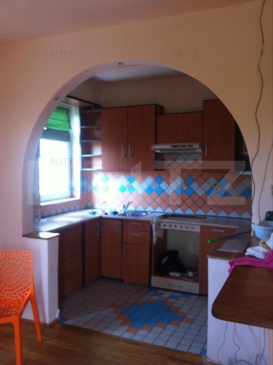 Apartament de 5 camere, ideal grup de persoane, 100 mp, zona Lipovei