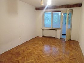 Apartament de vânzare 3 camere, în Buzău, zona Crig