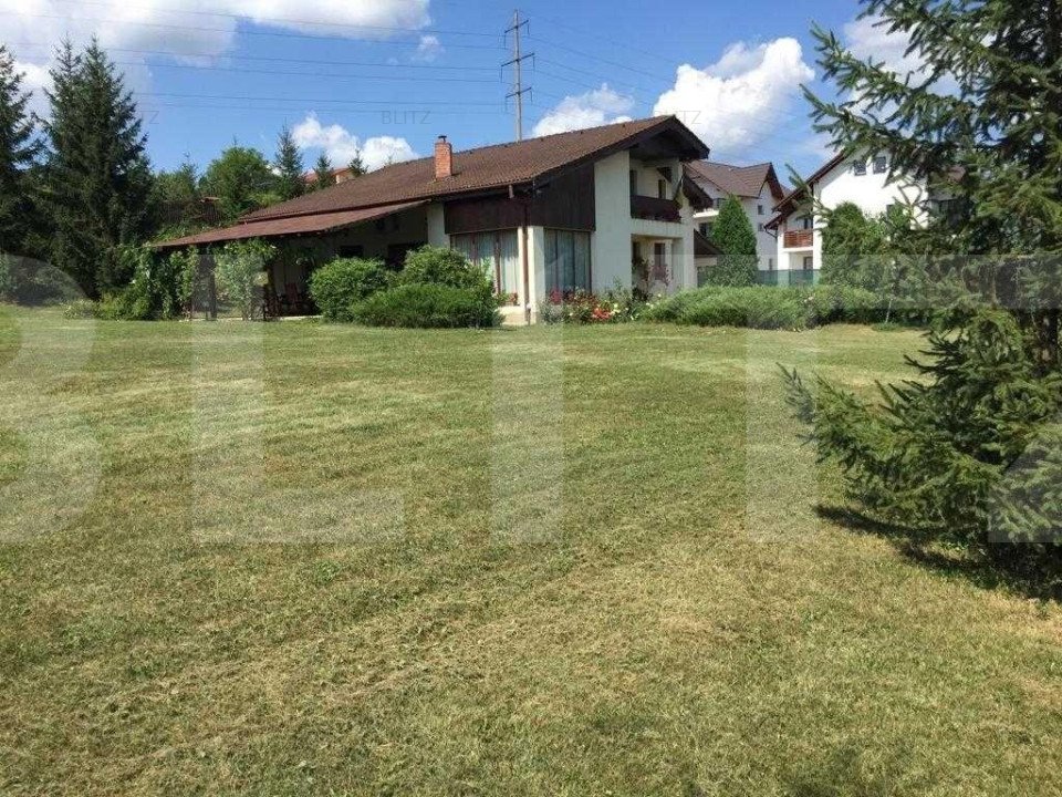 Casa cu 6 camere, 280 mp, teren 3800 mp, Unirii