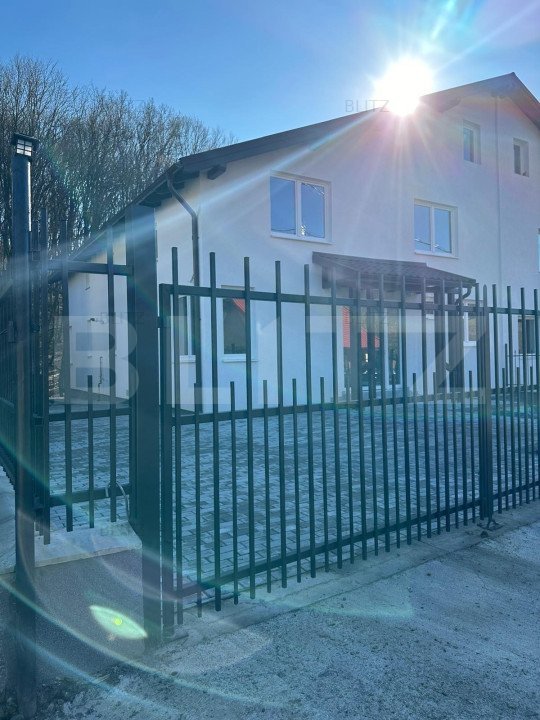 Casa duplex 8 camere ,280 mp utili ,420 mp teren,Corunca