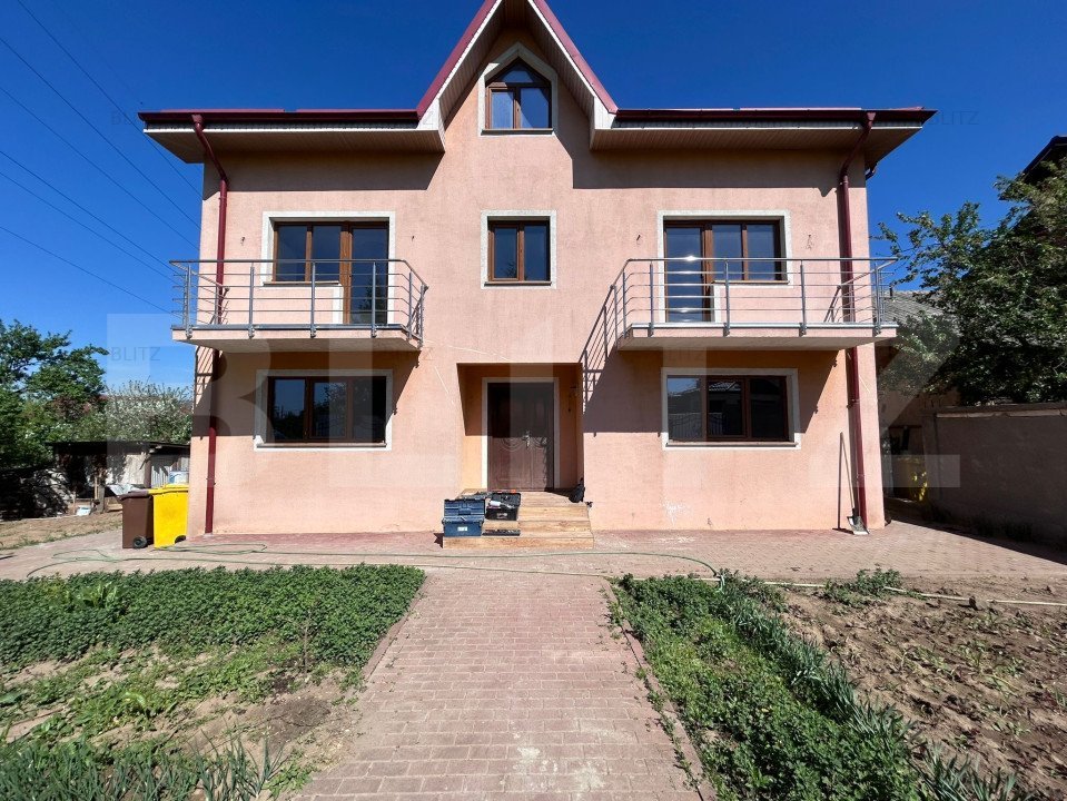 Casa, 6 camere, 280mp, zona Plaiul Vulcanesti
