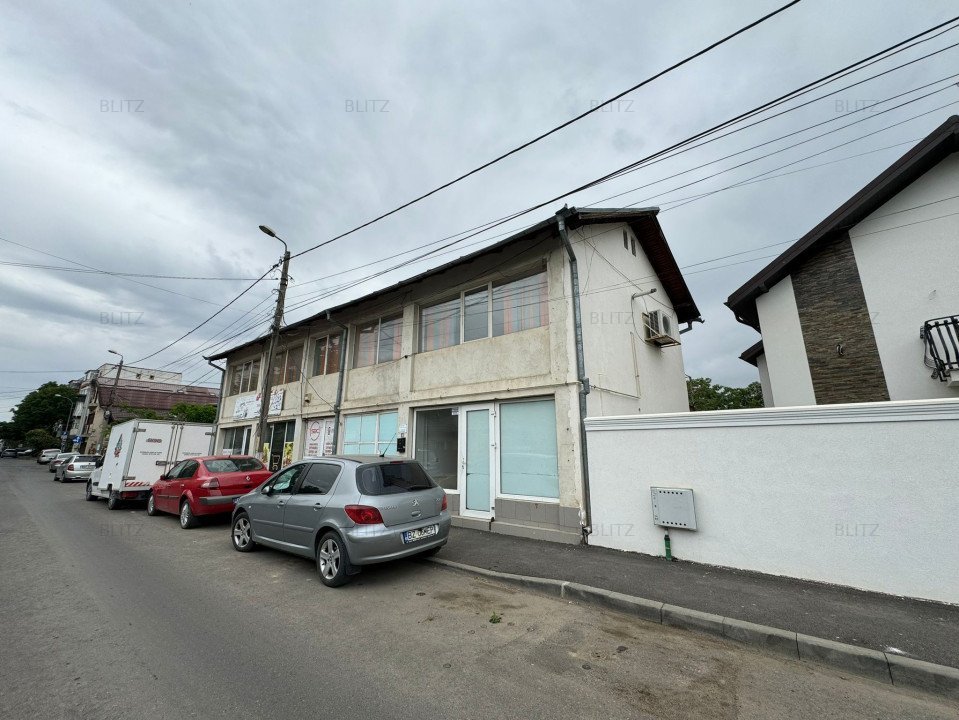 VAND CASA CU SPATII COMERCIALE !!!