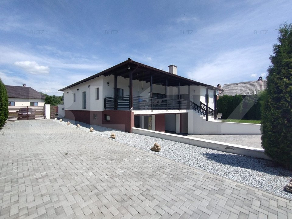 Casa/Pensiune,310mp,zona Jelnei,2800 mp teren,Lac de pesti,ideala pt investitie