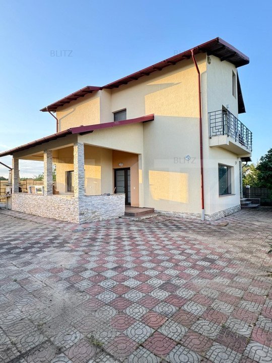 Casa 5 camere, 200 mp, zona Tancodrom
