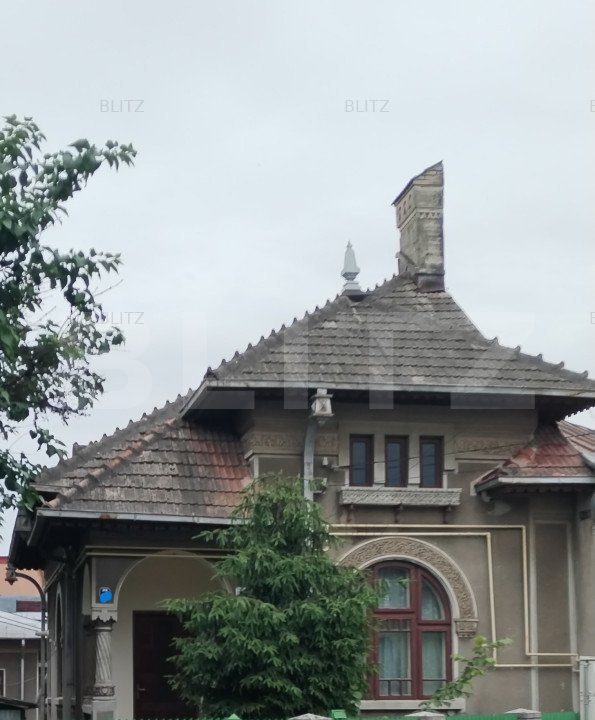 Casa/Vila Ultracentral 238mp/671mp teren Targoviste