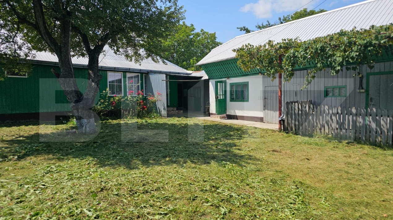 Casa de vanzare, teren 2.200 mp - in Boroaia