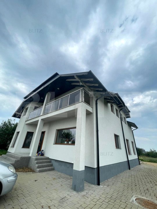 Casa individuala, P+1+M, teren 6000 mp - zona Spataresti