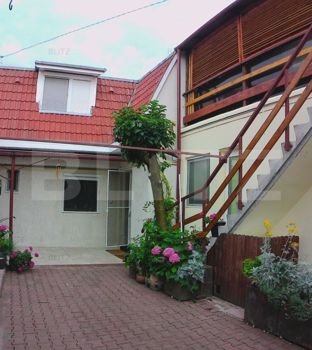 Casa 3 nivele singur in curte zona centru cu cabinet stomatologic