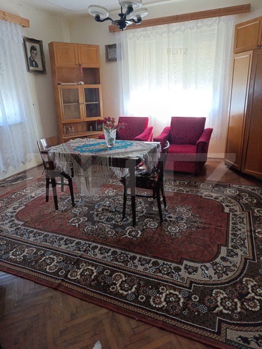 Casa 3 camere , 1600 mp teren , zona linistita .