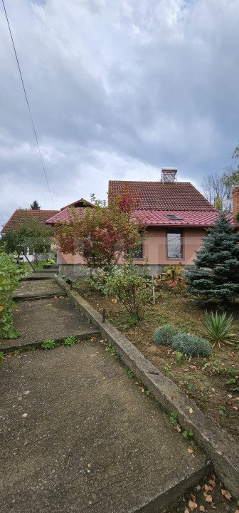 Casa deosebita, 3000 mp teren, 6 camere zona linistita