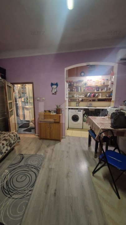 Casa cu 2 corpuri in curte, individuala, 7 camere, 150 mp, zona Bartolomeu
