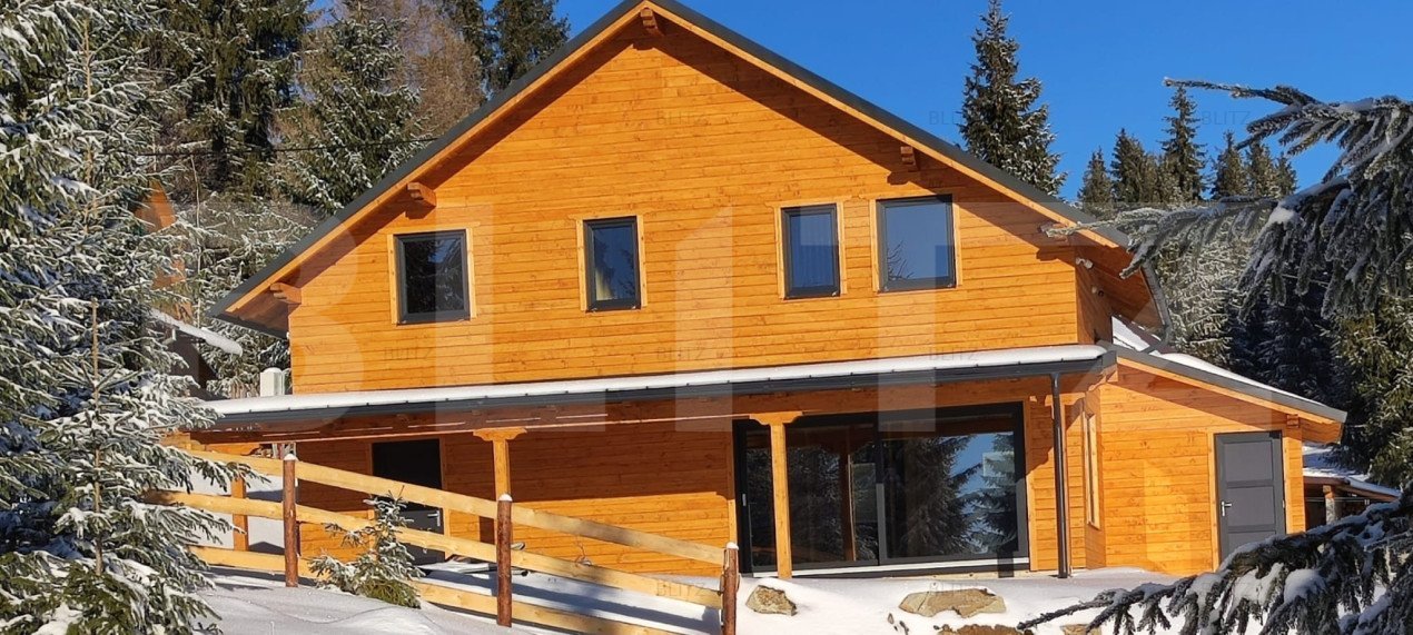 Oportunitate! Casa de Vacanta cu 5 Camere de Vanzare in Marisel - 150mp Utili