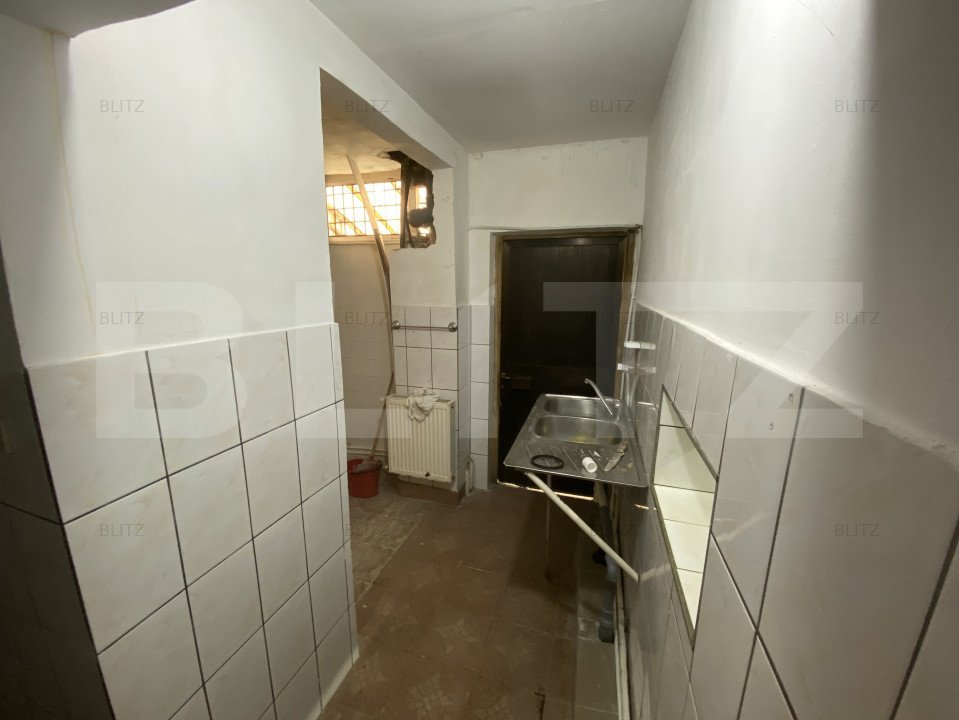 Spatiu comercial 4 camere 215 mp utili cu un vad excelent, zona Hereclean