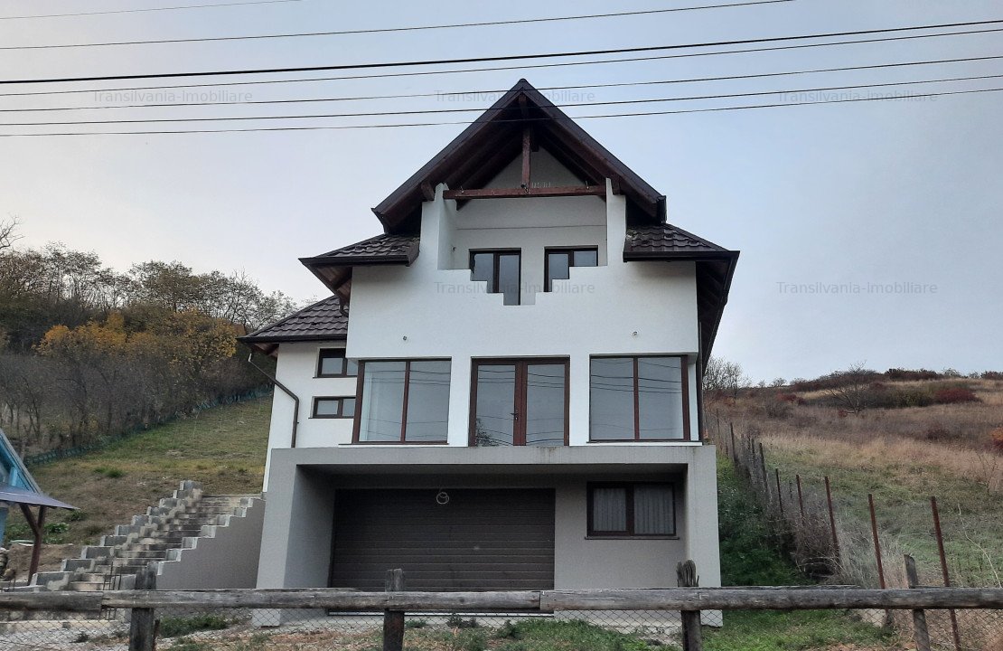 Casa individuala, 1553 mp teren, Cara