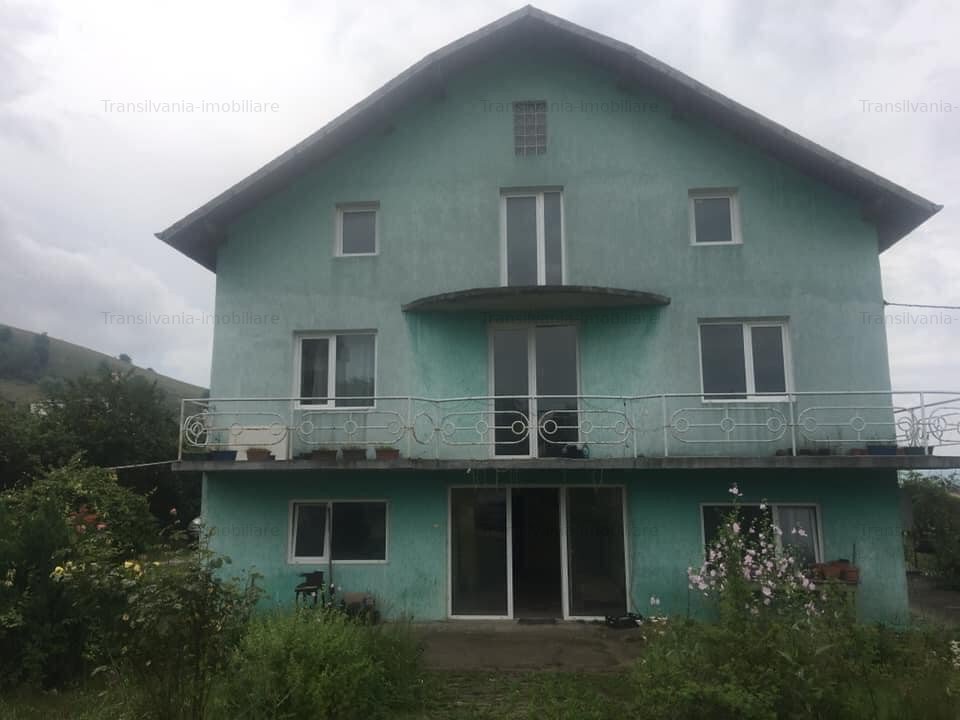 Casa spatioasa cu 3 nivele, in Salicea - la doar 7 km de Cluj-Napoca