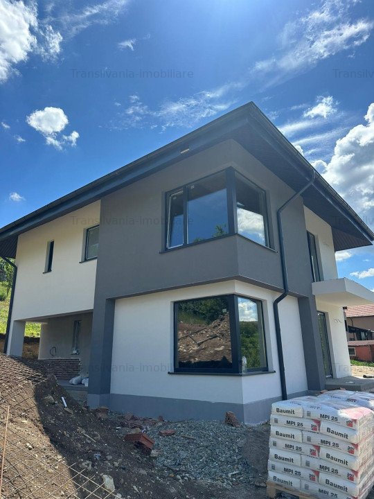 Casa de 120 Mp + teren 600 Mp, semifinisata, zona Suceagu