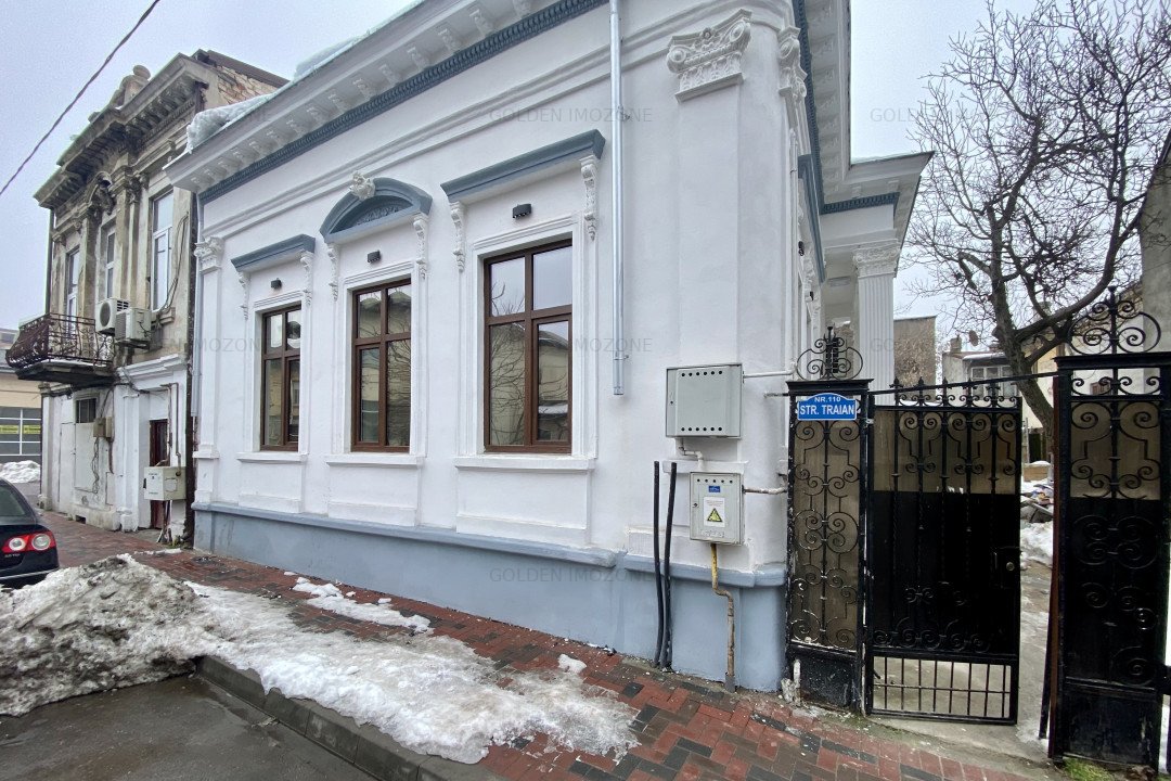 Casa la curte, zona Centrala, str. Traian, amenajata
