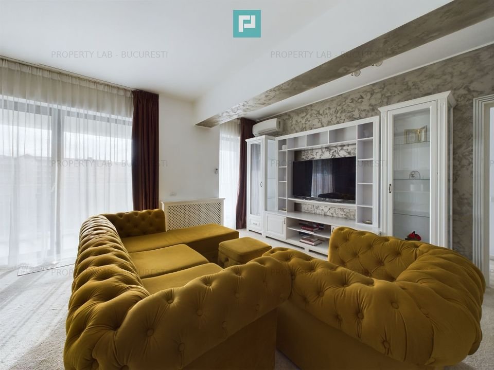 Dimineti Senine pe Malul Marii - Apartament cu Priveliste Superba