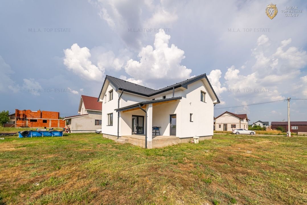 Casa noua 5 camere Zimand Cuz