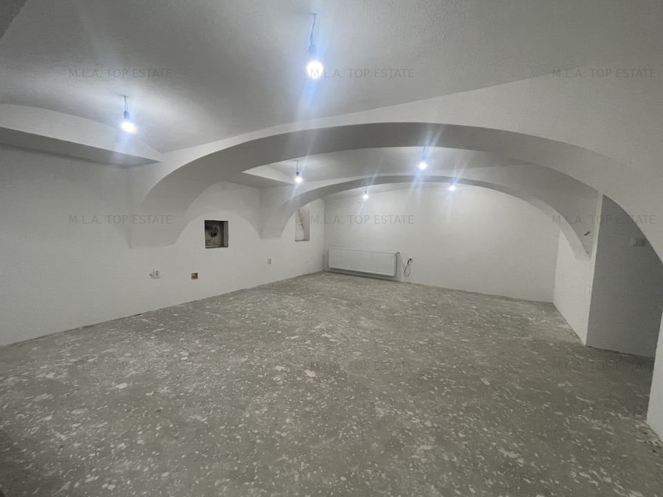 Spatiu comercial central Lipova de inchiriat